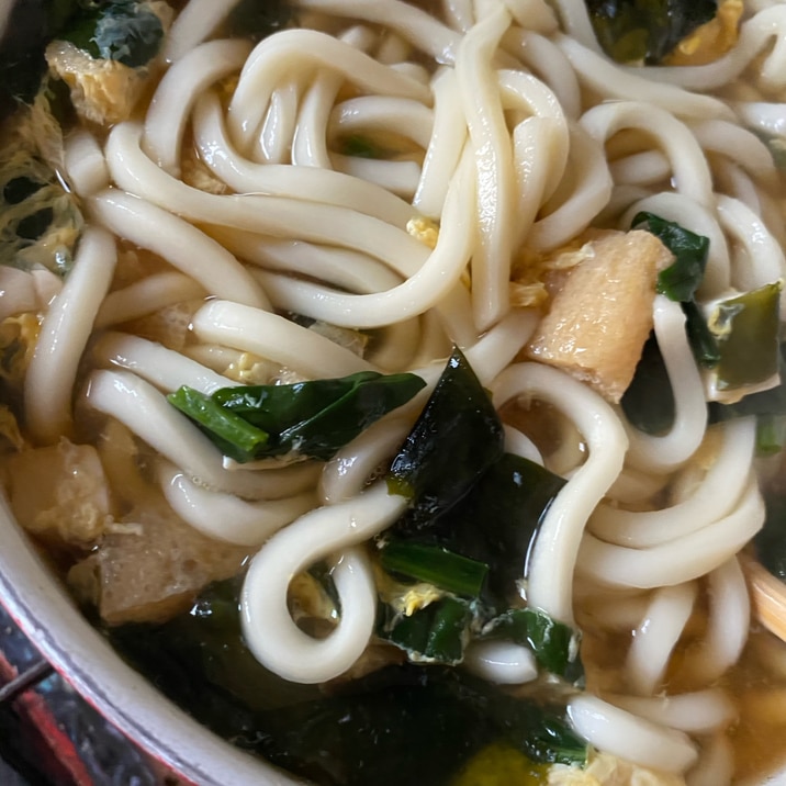 油揚げとわかめの卵とじうどん